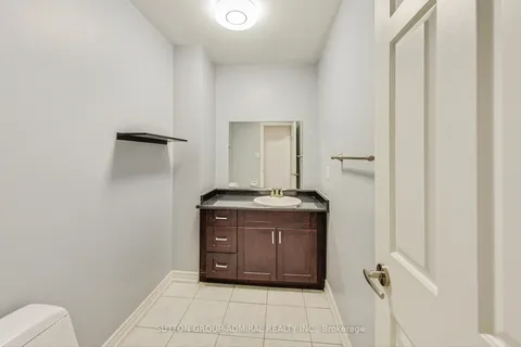 62 Esther Cres, Vaughan, ON L4J 3L4