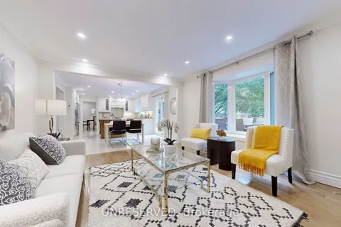424 Kerrybrook Dr, Richmond Hill, ON L4C 3R1