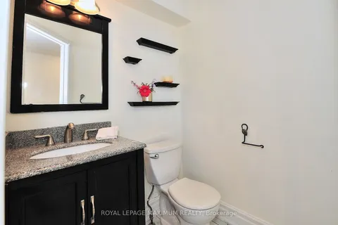29 Royalpark Way, Vaughan, ON L4H 1J5