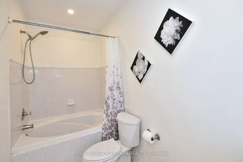 29 Royalpark Way, Vaughan, ON L4H 1J5