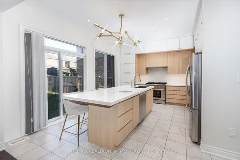 5 Sharonview Cres, East Gwillimbury, ON L9N 0S5