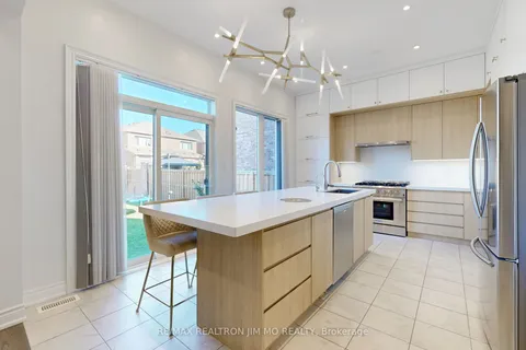 5 Sharonview Cres, East Gwillimbury, ON L9N 0S5