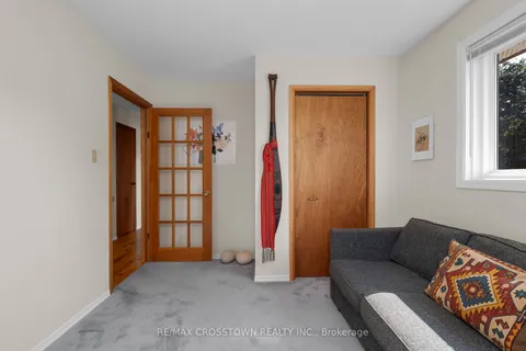 156 Cook Dr, King, ON L7B 0E8