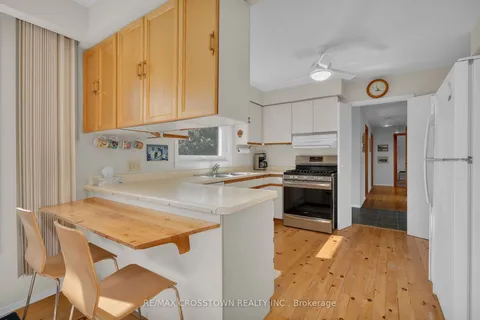 156 Cook Dr, King, ON L7B 0E8