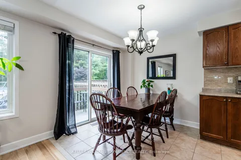 75 Maplewood Dr, Essa, ON L3W 0B7