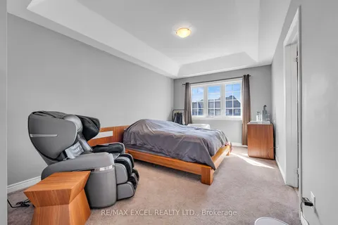 7 Dungannon Dr, Markham, ON L6C 0K1