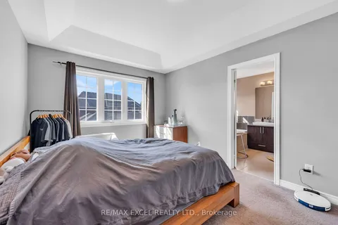 7 Dungannon Dr, Markham, ON L6C 0K1