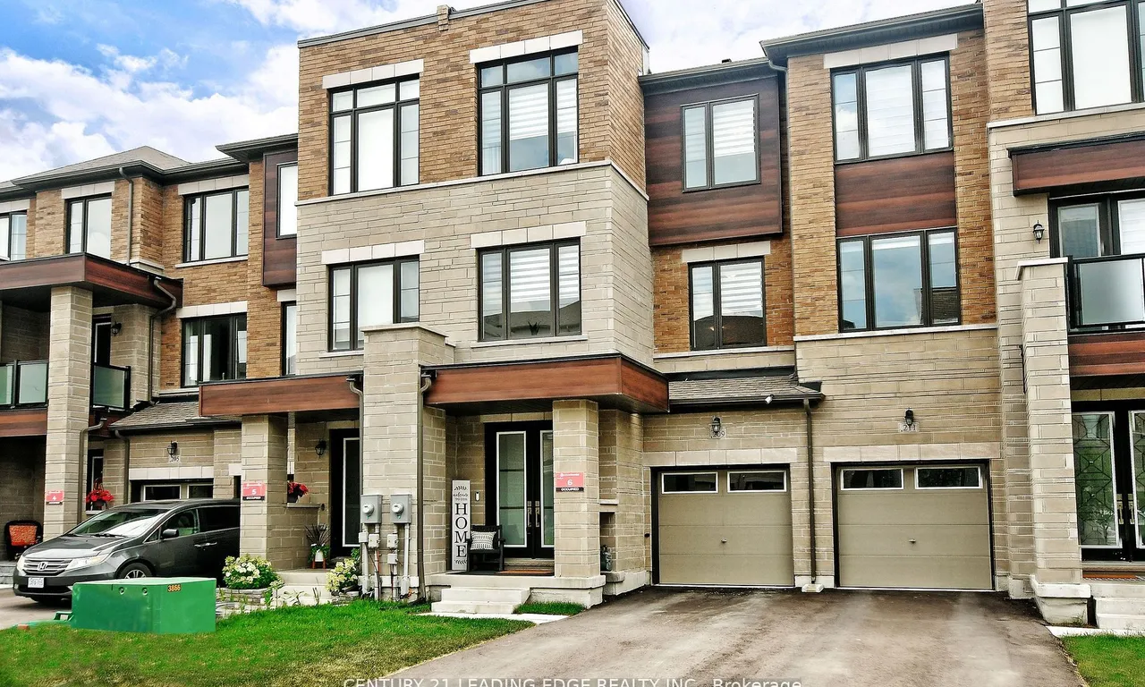 209 Vermont Ave, Newmarket, ON L3X 0M7