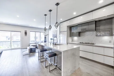 12 Twinflower Lane, Richmond Hill, ON L4E 1E7