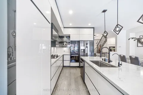 12 Twinflower Lane, Richmond Hill, ON L4E 1E7