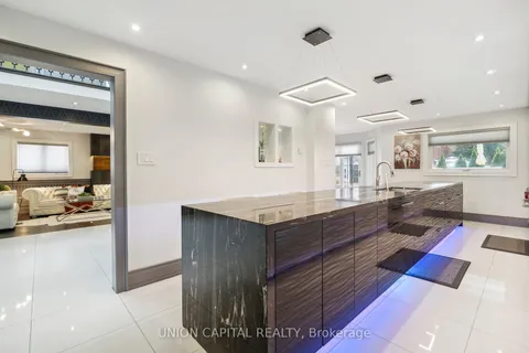82 Queenston Cres, Vaughan, ON L4L 4A2