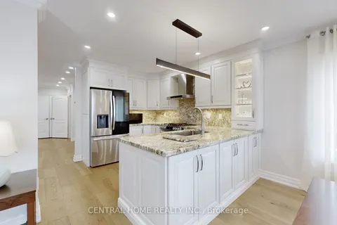 9 Kingsmead Crt, Richmond Hill, ON L4E 4E5