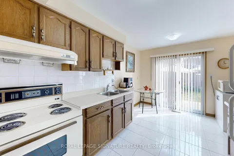 27 RichBell St, Vaughan, ON L4J 5W5
