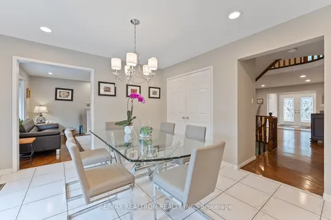 34 Bridewell Cres, Richmond Hill, ON L4C 9C2