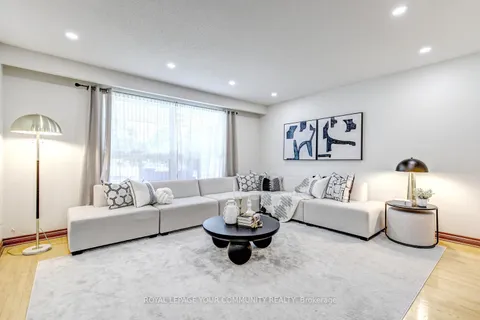 127 Marsi Rd, Richmond Hill, ON L4C 5R3