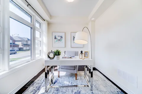 8 Bruce Welch Ave, Georgina, ON L4P 0J1