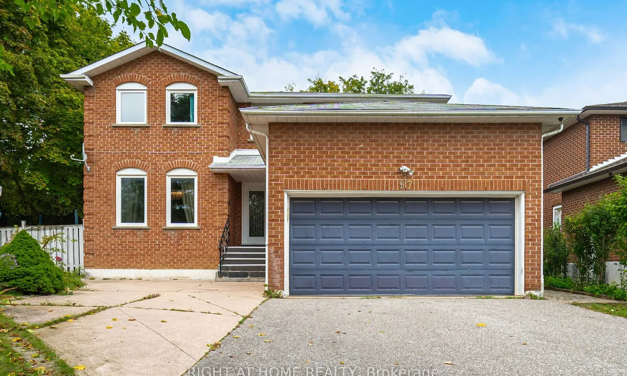 97 Carrington Dr, Richmond Hill, ON L4C 7X8