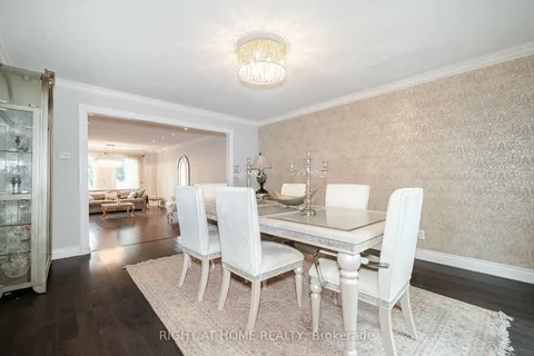 97 Carrington Dr, Richmond Hill, ON L4C 7X8