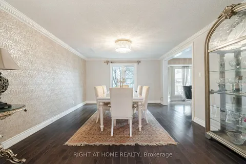 97 Carrington Dr, Richmond Hill, ON L4C 7X8