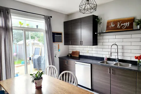 140 Mount Cres, Essa, ON L0M 1B5