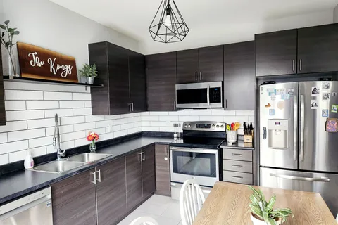 140 Mount Cres, Essa, ON L0M 1B5