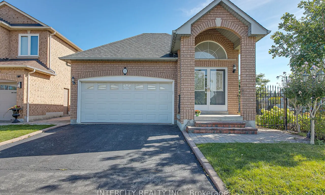 1 David Todd Ave, Vaughan, ON L4H 1P2