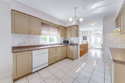 1 David Todd Ave, Vaughan, ON L4H 1P2