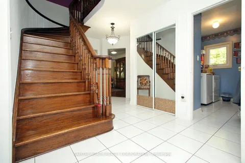 6 Wildhaven Crescent, Vaughan, ON L6A 2G9