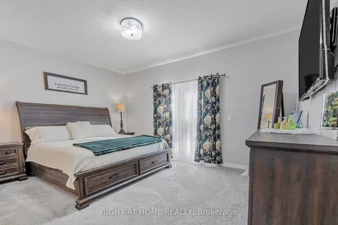 15 Nadmarc Crt, Essa, ON L3W 0E7