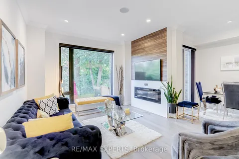 105 Dariole Dr, Richmond Hill, ON L4E 5B6