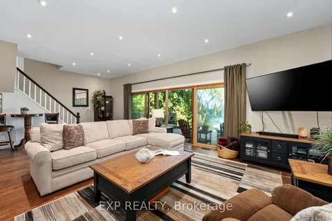 21 Pinery Lane, Georgina, ON L0E 1L0