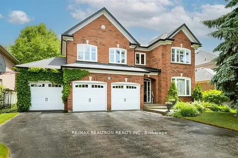 803 Exceller Circ, Newmarket, ON L3X 1P2