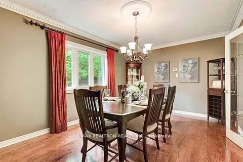 803 Exceller Circ, Newmarket, ON L3X 1P2