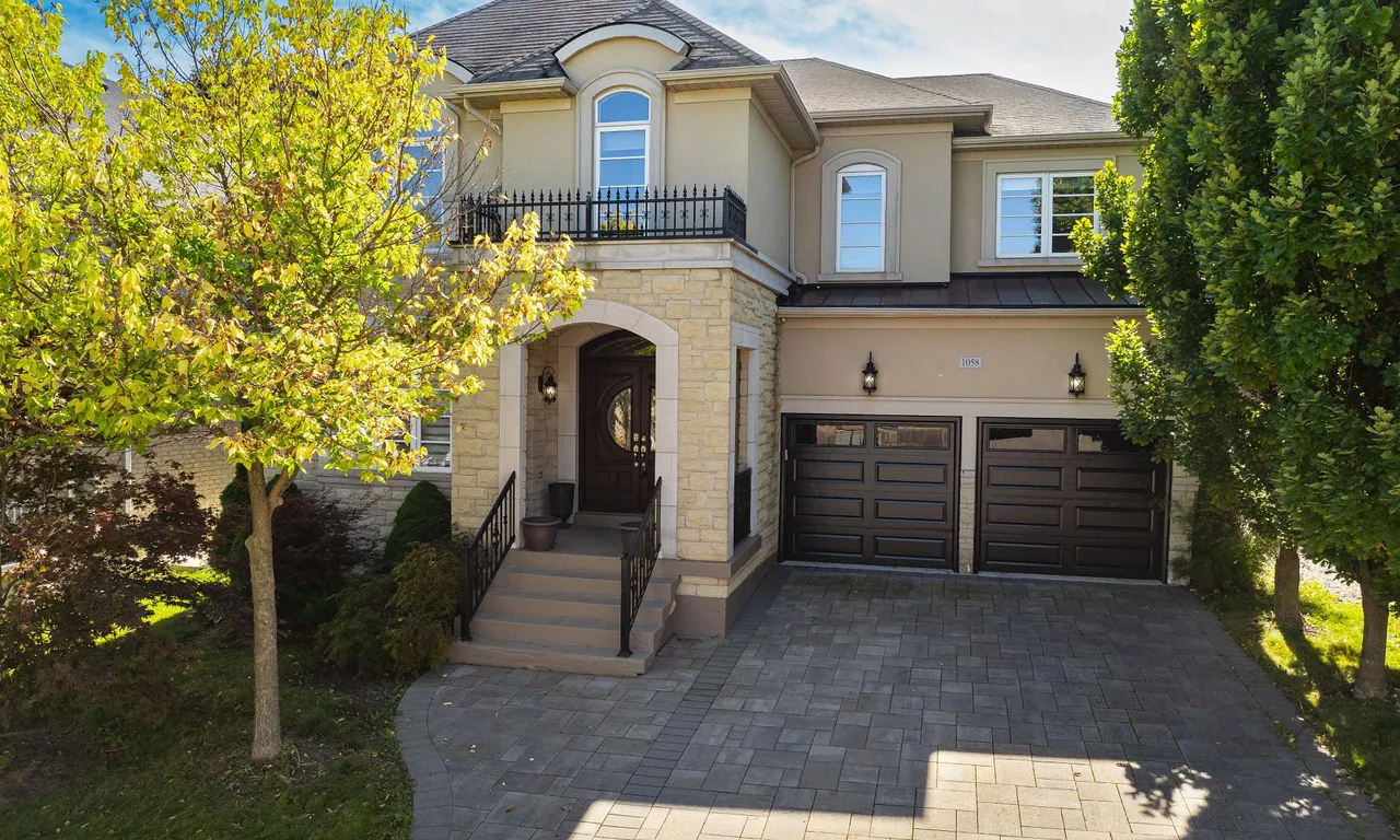 1058 Bob Scott Crt, Newmarket, ON L3X 3L7