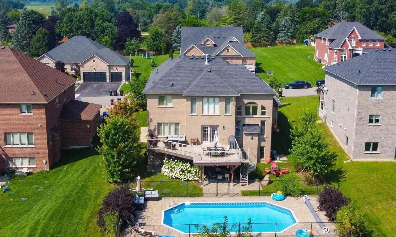 25 Keenan Dr, Adjala-Tosorontio, ON L0G 1L0