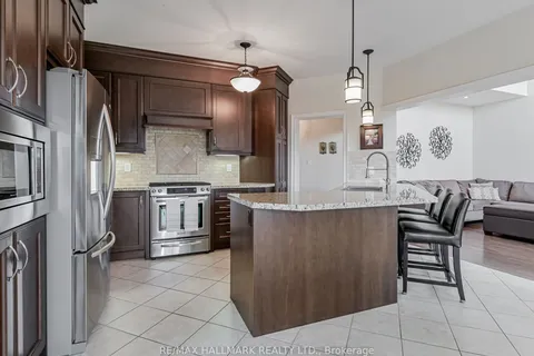 25 Keenan Dr, Adjala-Tosorontio, ON L0G 1L0