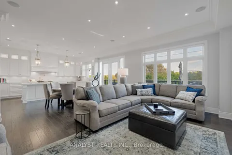 124 Robert Berry Cres, King, ON L7B 1H8