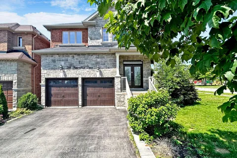 718 Peter Hall Dr, Newmarket, ON L3X 2T1