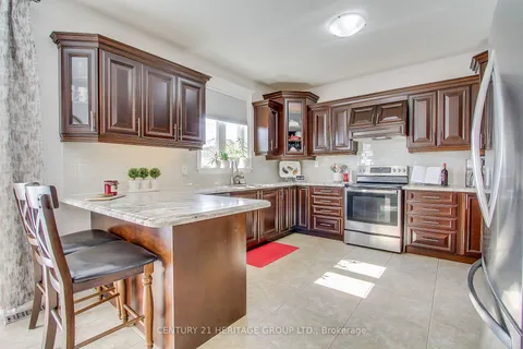 28 Taylor Crt, Bradford West Gwillimbury, ON L3Z 3J1