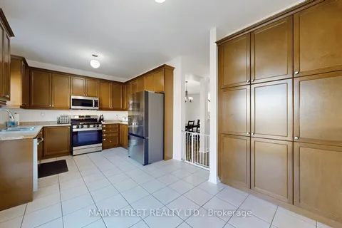 16 Violet Ave, Georgina, ON L4P 0C6