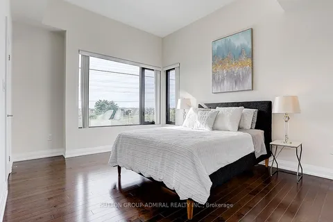 6 Hostel Lane, Richmond Hill, ON L4C 3X3