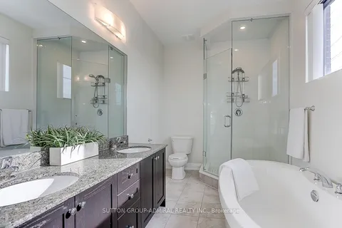 6 Hostel Lane, Richmond Hill, ON L4C 3X3