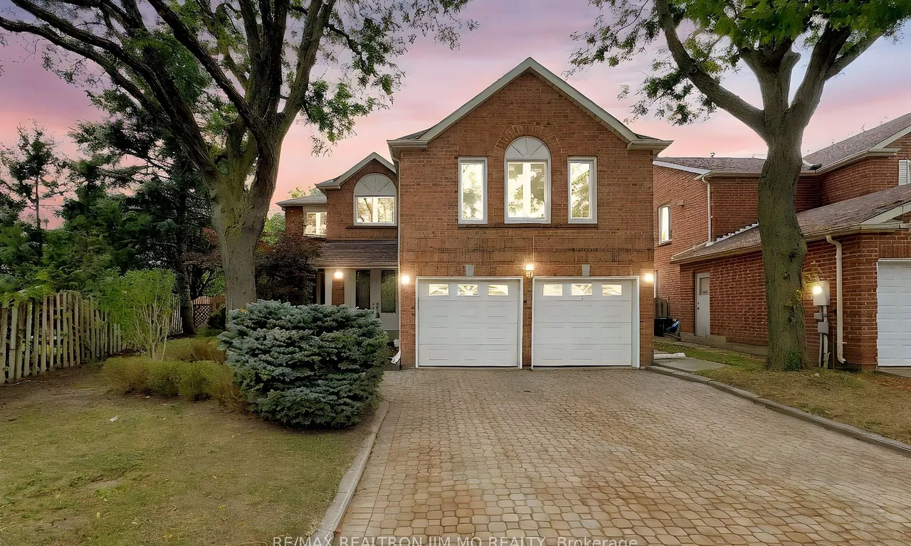 125 Hollingham Rd, Markham, ON L3R 7V3