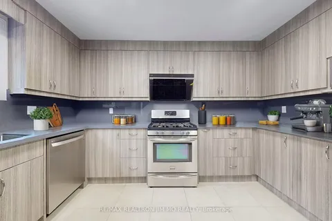 125 Hollingham Rd, Markham, ON L3R 7V3