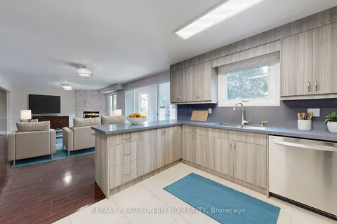 125 Hollingham Rd, Markham, ON L3R 7V3