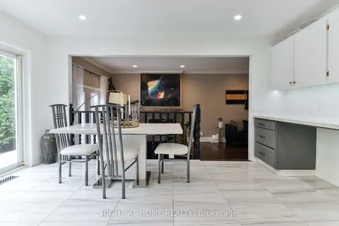 875 Srigley St, Newmarket, ON L3Y 1Y2