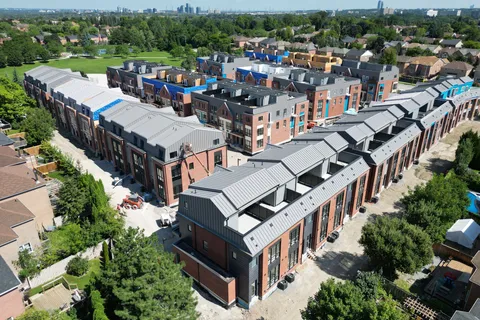 300 Atkinson Ave, Vaughan, ON L4J 8A2