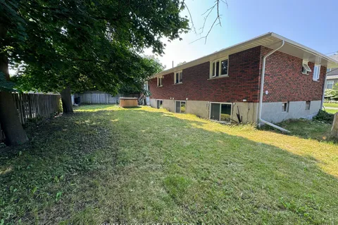 11 Gleason Ave, Markham, ON L3P 2B8