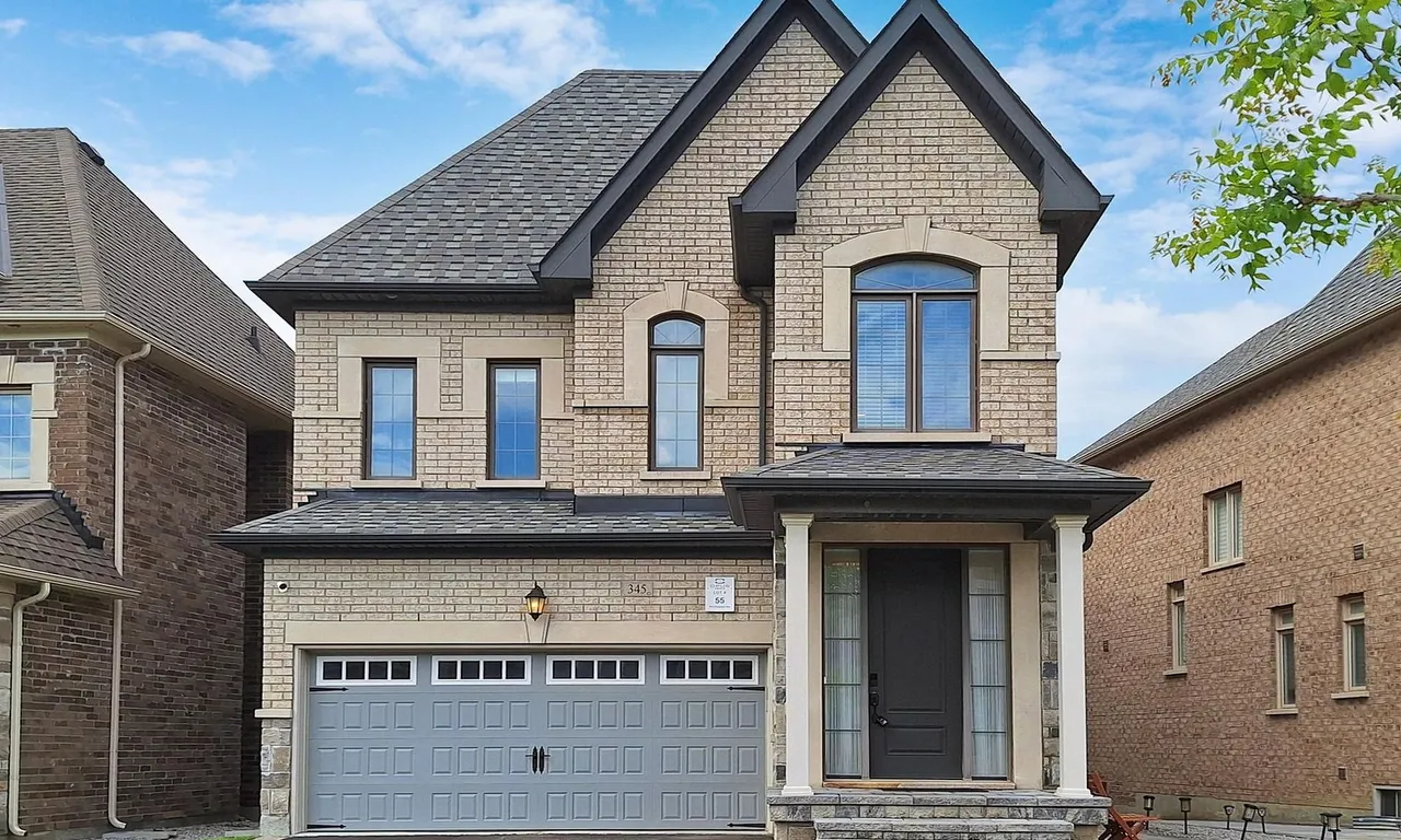 345 Chouinard Way, Aurora, ON L4G 1A6