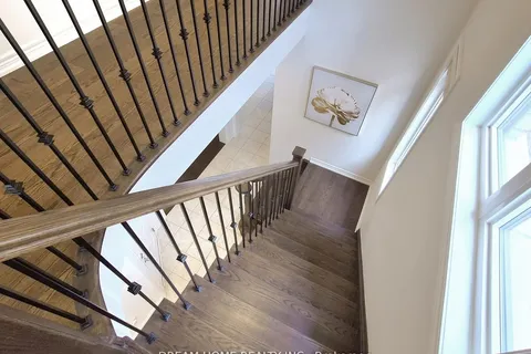 345 Chouinard Way, Aurora, ON L4G 1A6